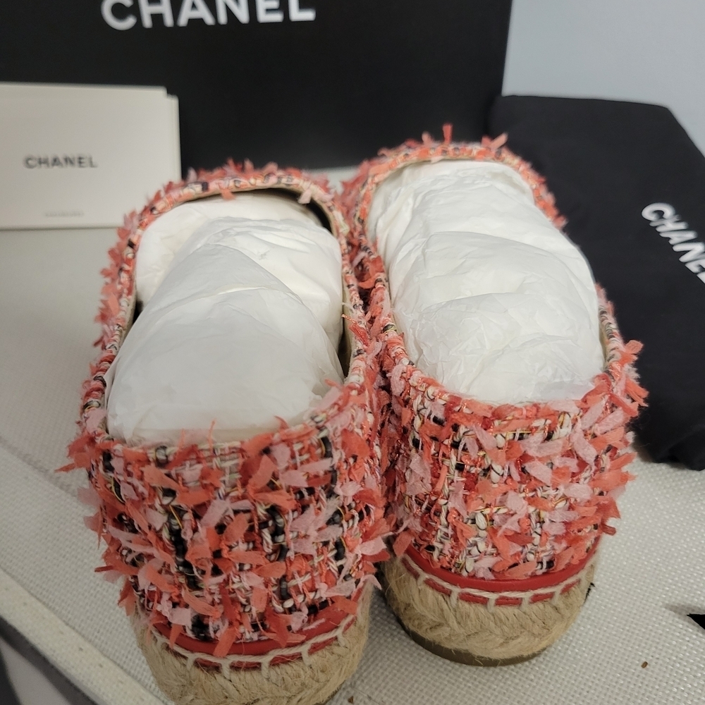 CHANEL Espadrilles - Coral Tweed and Black - Picture 6 of 7